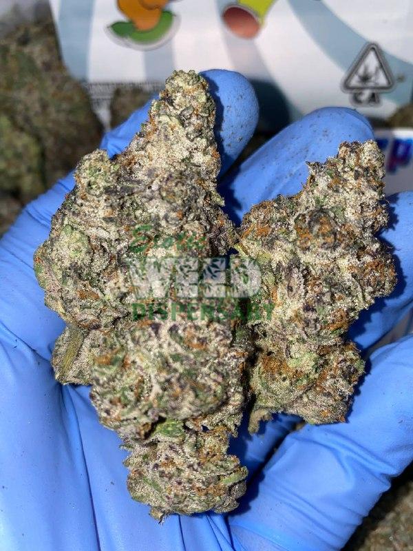 Exotic white bubble gum